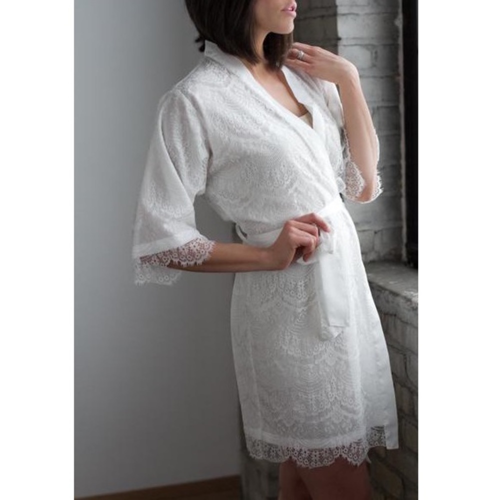 White Lace Robe - Picture 4 of 6
